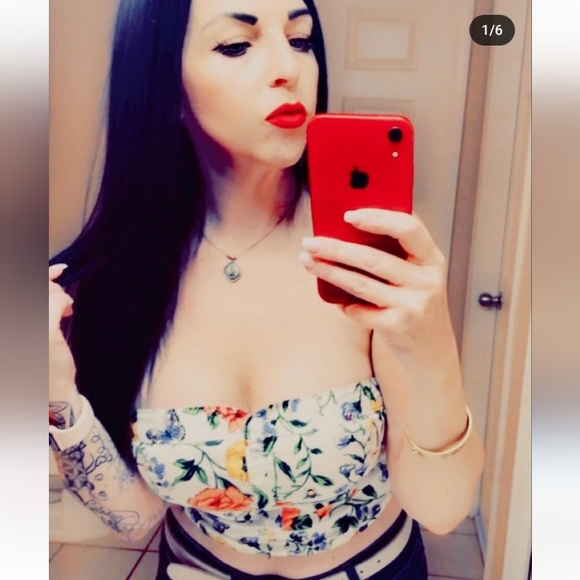 EUC Hollister Floral Tube Top Size M 🌼🌸🏵️ - Picture 2 of 9